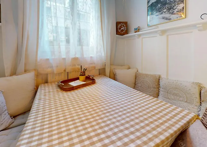 Chavallera 5 Apartment